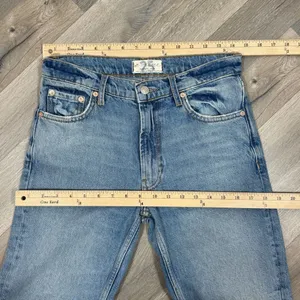 Free People We The Free Vixen Jeans 25 BluDistressed Cigarette Crop Raw‎ Hem thumbnail 13