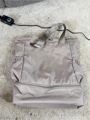 Beyond Yoga Women’s Nylon Convertible Gym Bag Drawstring Cinch Top in Gray thumbnail 3