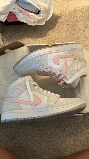 Jordan 1 Mid SE Light Iron Ore thumbnail 4
