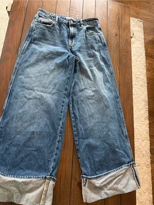 Hidden Wide Leg Cuffed Jeans Size 26 | Trendy Medium Wash Denim thumbnail 2