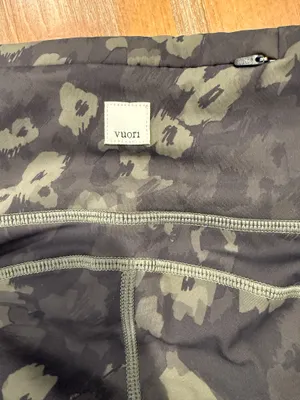 Vuori Stride Pocket Leggings Size Women's M Green Camo High Waist VW429 7/ thumbnail 2