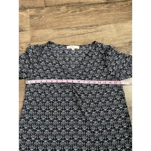 EUC Womens LOFT Blouse Short Sleeve V-neck Lightweight Size‎ XS thumbnail 5