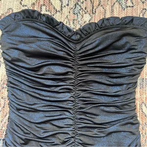 Lucy in the Sky Metallic Ruched Strapless Dress in Navy Size Medium thumbnail 3