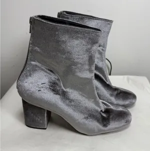 Free People Cecile Ankle Boot in Silver Grey Velvet Sz 9.5 thumbnail 4