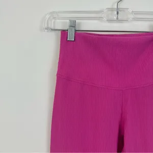 Zyia Active | Pink Ribbed Muted Magenta Hi-Rise Crop Leggings Size Medium (6-8) thumbnail 3