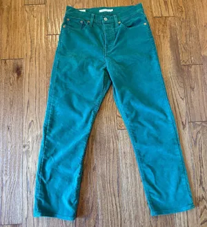 Levi’s wedgie straight green corduroy crop pant size 28 thumbnail 2