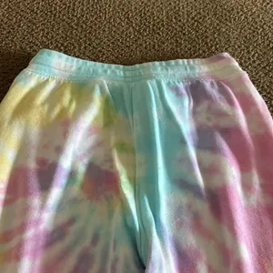 Generation Love Women’s Rainbow Tie Dye Puffy Sleeve Sweatshirt and Sweatpants thumbnail 9