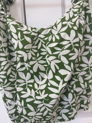 Abercrombie & Fitch Green Leaf Poplin top thumbnail 2