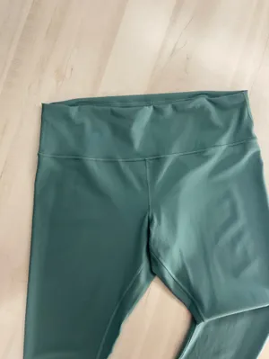 LULULEMON womens green align high rise crop stretch leggings workout lounge yoga thumbnail 7