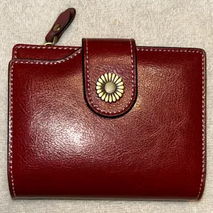 Chic Burgundy Leather Wallet Red thumbnail 1
