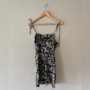 ZARA Black and Cream Printed Mini Slip Dress NWT Size‎ M thumbnail 2