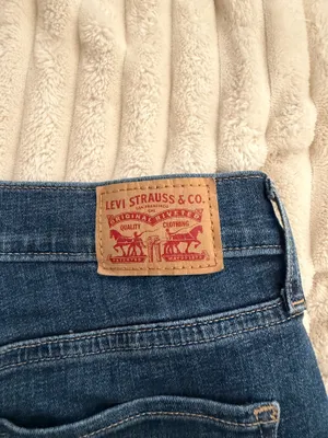 Levi’s Classic Straight Jeans thumbnail 4