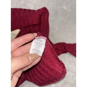 NWT Olivia Rae Top‎ – Women's M Fitted Cropped - Red Long Sleeve Ribbed thumbnail 8