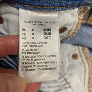 American Eagle Highest Rise '90s Boyfriend Distressed Jeans thumbnail 7
