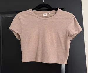 Aritzia TNA crop babe too beige M thumbnail 1