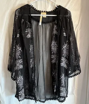 Forgotten Grace Black White‎ Cover Up Robe Sz XL Flowers Pom Pom Trim Resortwear thumbnail 1