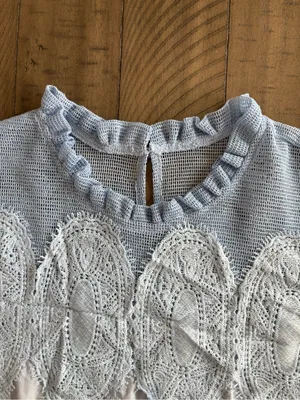 Lace Trim Short Sleeve Blouse Swing Crew Neck Ruffle Hem Blouse thumbnail 4