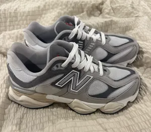 9060 New Balance Sneakers thumbnail 1