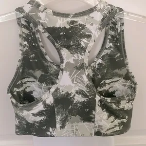 Gymshark Essential Racerback Camo Sports Bra Small Activewear Workout thumbnail 2