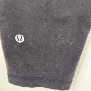 Lululemon black basic cropped leggings pants athleisure gym neutral chic size 6 thumbnail 3