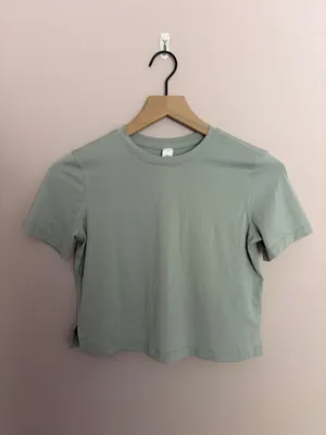 Lululemon Ultralight Waist-Length T-Shirt Jade Gray Size 2 thumbnail 3