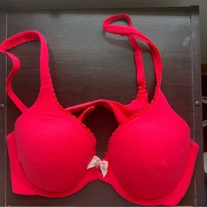 Victoria’s Secret Red Lined Perfect Coverage Bra Size 34B thumbnail 1