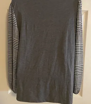Ann Taylor Gray Knit Top with houndstooth Lantern‎ Sleeves thumbnail 1