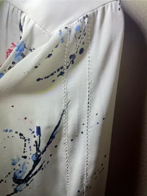 White House Black Market White Floral Ruffle Tie-Front Blouse size 6 thumbnail 4
