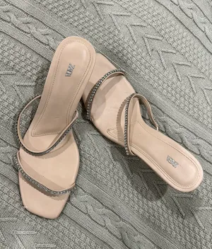 Sandals thumbnail 1