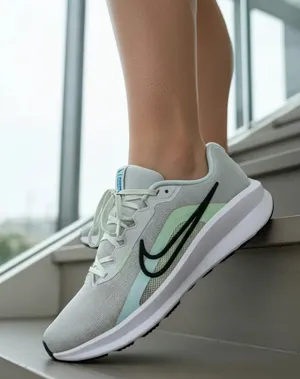 Nike DOWNSHIFTER 13 Women's Glacier Blue FD6476-005 Size 9.5 thumbnail 1