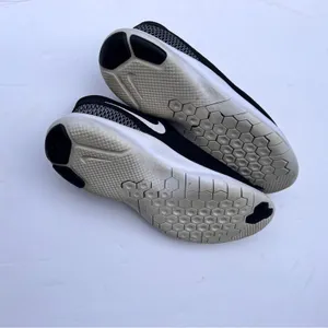 Nike Women's Black and White Athletic Sporty Running Swoosh Logo Sneakers Sz 8.5 thumbnail 3