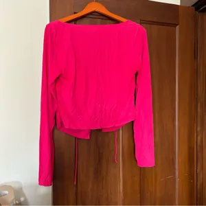 Urban Outfitters‎ Elena Drawstring Cutout Top Hot Pink Long Sleeve Size L thumbnail 6