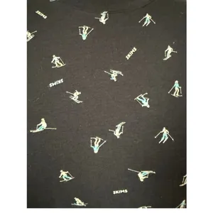 SKIMS Boyfriend Long Sleeve T-shirt in Washed Onyx Ski Print Size XL thumbnail 9