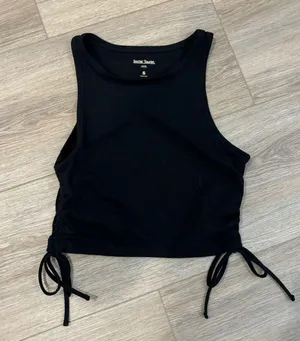 Hollister Top thumbnail 1