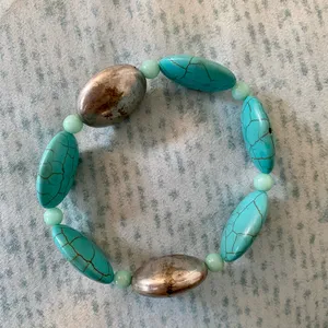 Turquoise and silver beaded stretch bracelet! Blue thumbnail 4