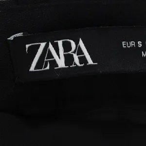Zara Women's High Waisted Pleated Crepe Mini Shorts Black Small thumbnail 2