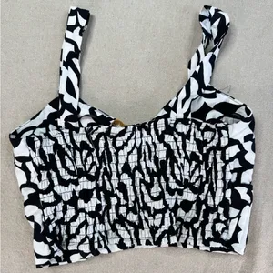 Monteau Los Angeles Crop Tank Top Womens M Black & White Geo Print Smocked thumbnail 2