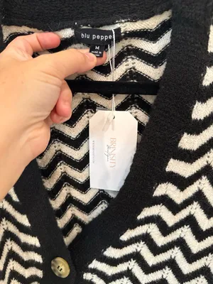 Blu Pepper NWT Black Ivory Chevron Knit Cardigan Sweater Medium thumbnail 3