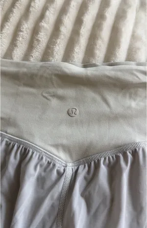 Lululemon Nulu and Mesh High-Rise Yoga Short 3.5" Bone, size 8 thumbnail 6