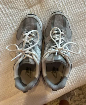 Sneakers thumbnail 2
