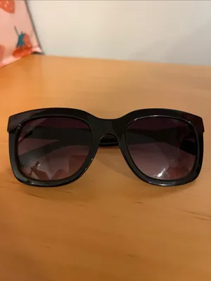 Simply Vera by Vera Wang Sunglasses thumbnail 2