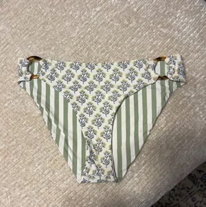 Reversible Bikini Set Green thumbnail 4