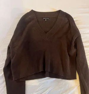 Brown Sweater thumbnail 1