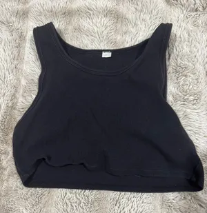 Alo Crop Top thumbnail 1