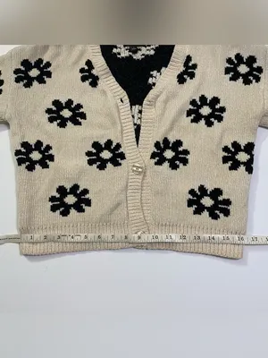 DKNY Cream Cropped Button Up Cardigan with Black Flower Print size L thumbnail 8