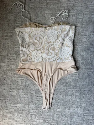 superdown Lace Sweetheart Bodysuit in White thumbnail 4