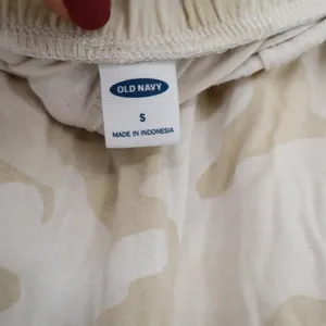 Old Navy Shorts Womens S Dolphin Hem Tan Camo Modal Blend Elastic Waist thumbnail 3