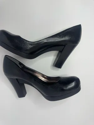 Calvin Klein Fairley Black Leather Pumps Size 8.5M thumbnail 6