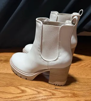 Boots  thumbnail 1