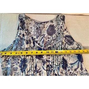 Converse One Star Blue Floral Sheer Sleeveless Top Size M Worn By Actress On TV thumbnail 4